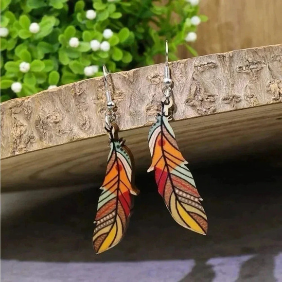 🔵 NEW Lightweight colorful feather wood earrings - Picture 1 of 5